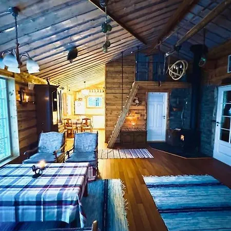 Cozy Hylla *